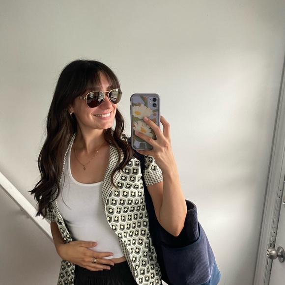 Meet your Posher, Genevieve - Picture 2 of 2